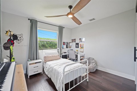 Casa en venta en Cutler Bay, Florida, 4 dormitorios, 124.86 m2 № 1898204 - foto 20