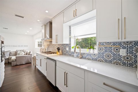 Casa en venta en Cutler Bay, Florida, 4 dormitorios, 124.86 m2 № 1898204 - foto 8