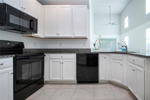 Townhouse in Brandon, Florida 3 bedrooms, 172.8 sq.m. № 2117212 - photo 26