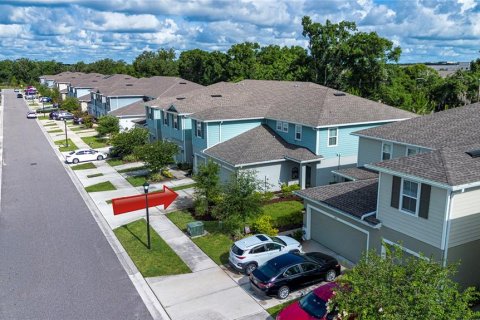 Townhouse in Brandon, Florida 3 bedrooms, 172.8 sq.m. № 2117212 - photo 6