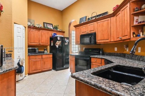 Villa ou maison à vendre à Coral Springs, Floride: 4 chambres, 237.55 m2 № 1743874 - photo 5