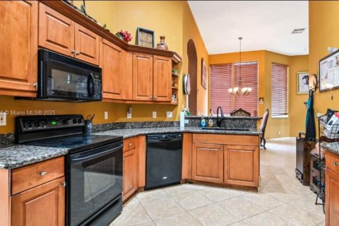 Villa ou maison à vendre à Coral Springs, Floride: 4 chambres, 237.55 m2 № 1743874 - photo 4