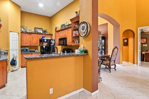 Villa ou maison à vendre à Coral Springs, Floride: 4 chambres, 237.55 m2 № 1743874 - photo 6