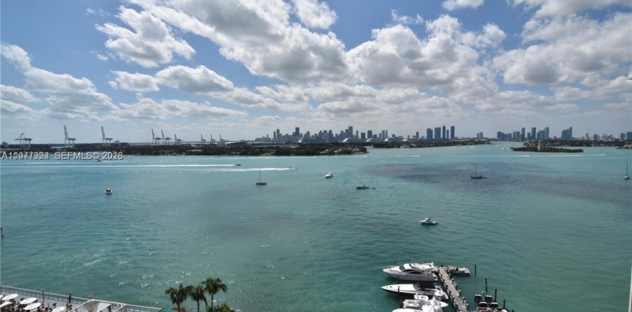 Кондоминиум с 1 спальней в Майами-Бич, Флорида № 2042568