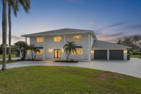 Villa ou maison à Davie, Floride 6 chambres, 484.49 m2 № 2250276