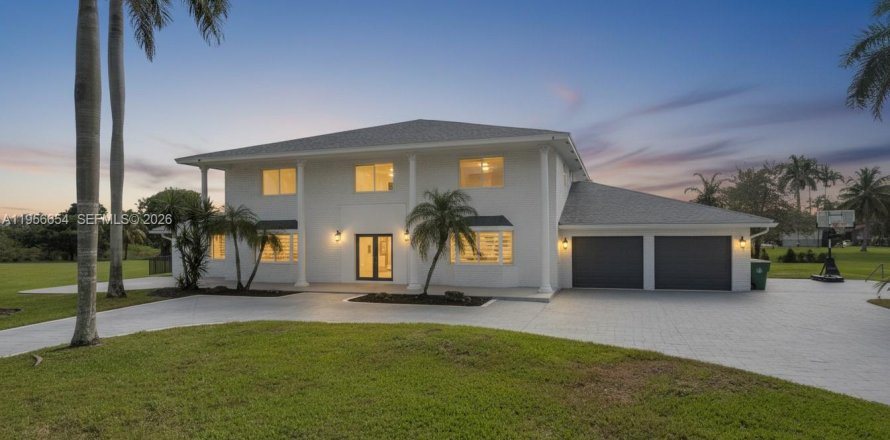 Villa ou maison à Davie, Floride 6 chambres, 484.49 m2 № 2250276