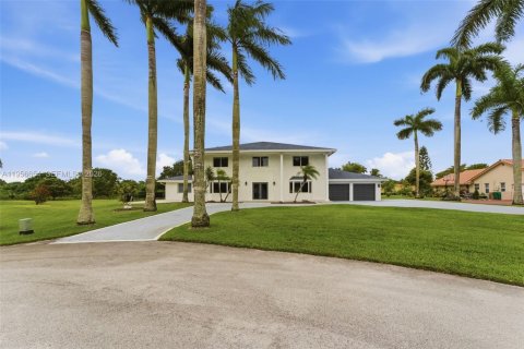 Villa ou maison à vendre à Davie, Floride: 6 chambres, 484.49 m2 № 2250276 - photo 2