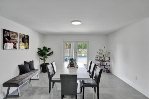 Villa ou maison à vendre à Davie, Floride: 6 chambres, 484.49 m2 № 2250276 - photo 30