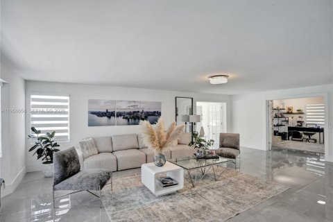 Villa ou maison à vendre à Davie, Floride: 6 chambres, 484.49 m2 № 2250276 - photo 7