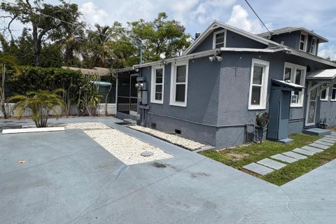 Appartement à louer à Hollywood, Floride: 1 chambre, 194.26 m2 № 2285985 - photo 2