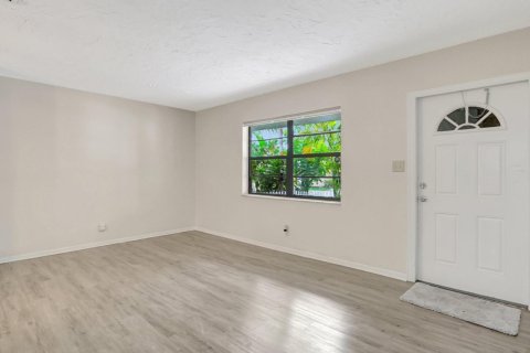 Propiedad comercial en venta en Fort Lauderdale, Florida, 145.86 m2 № 1230311 - foto 1