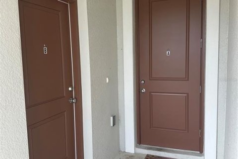 House in Kissimmee, Florida 4 bedrooms, 196.49 sq.m. № 2394096 - photo 8