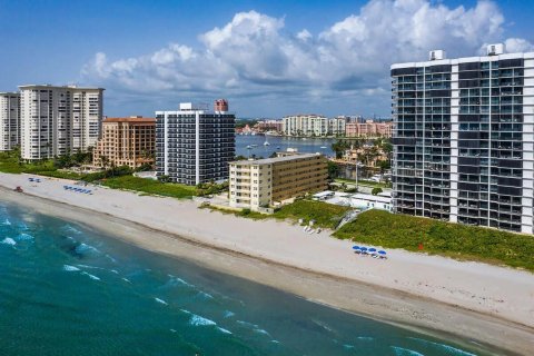Condominio en alquiler en Boca Raton, Florida, 2 dormitorios, 112.04 m2 № 757111 - foto 1