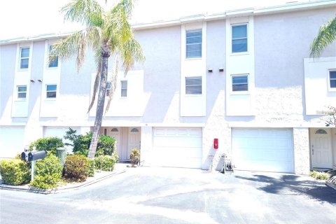 Touwnhouse à Treasure Island, Floride 3 chambres, 188.59 m2 № 2131025