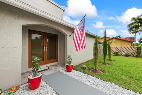 Casa en venta en Homestead, Florida, 4 dormitorios, 169.83 m2 № 1818330 - foto 3