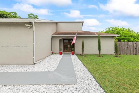 Casa en venta en Homestead, Florida, 4 dormitorios, 169.83 m2 № 1818330 - foto 2