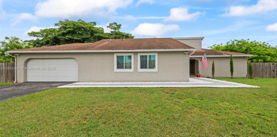Casa en Homestead, Florida 4 dormitorios, 169.83 m2 № 1818330