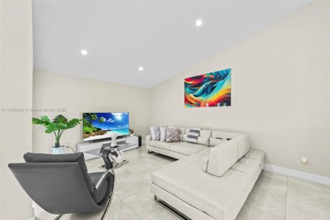 Casa en venta en Homestead, Florida, 4 dormitorios, 169.83 m2 № 1818330 - foto 7