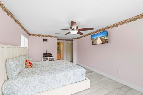 Casa en venta en Homestead, Florida, 4 dormitorios, 169.83 m2 № 1818330 - foto 17