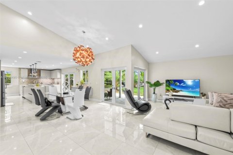 Casa en venta en Homestead, Florida, 4 dormitorios, 169.83 m2 № 1818330 - foto 5