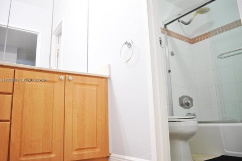 Condo in Miami Beach, Florida, 1 bedroom  № 2041902 - photo 5