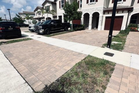 Condominio en venta en Miami, Florida, 3 dormitorios, 169.73 m2 № 1840881 - foto 1