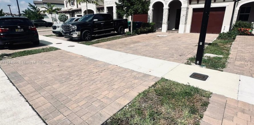 Condominio en Miami, Florida, 3 dormitorios  № 1840881