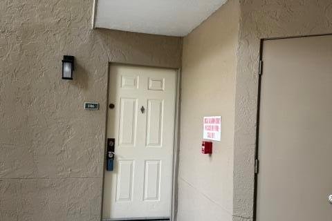Condo in Delray Beach, Florida, 1 bedroom  № 2275917 - photo 1