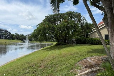 Condo in Delray Beach, Florida, 1 bedroom  № 2275917 - photo 12