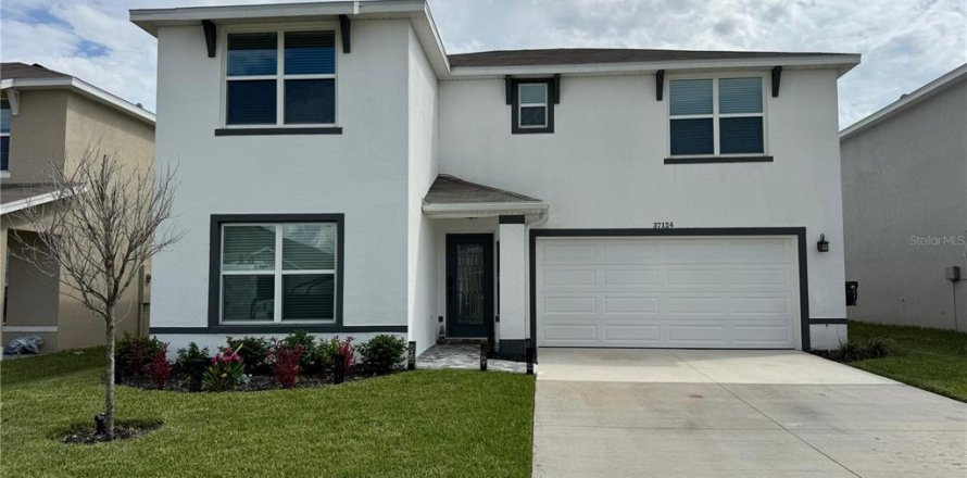 House in Zephyrhills, Florida 4 bedrooms, 220.27 sq.m. № 1913273