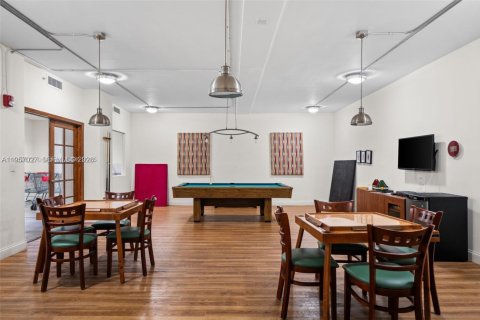 Condo in Miami Beach, Florida, 1 bedroom  № 2011579 - photo 25