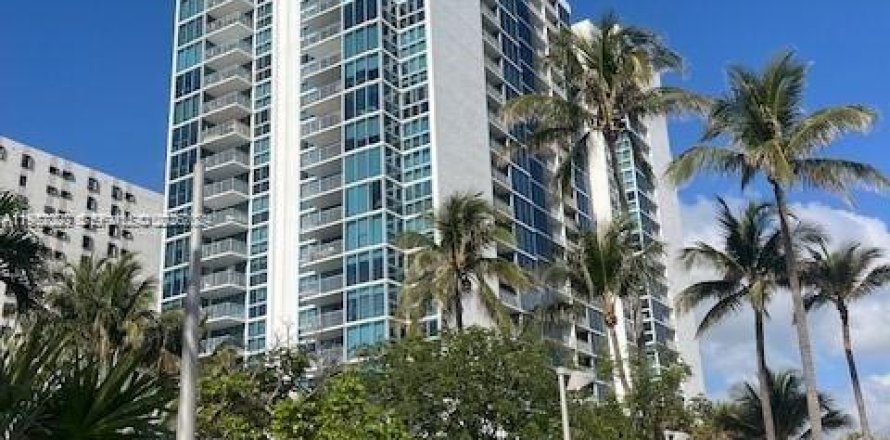Condo in Miami Beach, Florida, 1 bedroom  № 2011579