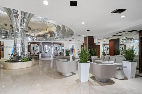 Condo in Miami Beach, Florida, 1 bedroom  № 2011579 - photo 7
