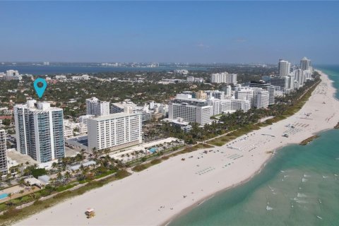 Condo in Miami Beach, Florida, 1 bedroom  № 2011579 - photo 22