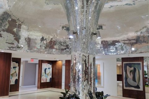 Condo in Miami Beach, Florida, 1 bedroom  № 2011579 - photo 18