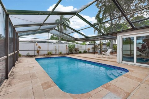 House in Clearwater, Florida 3 bedrooms, 152.17 sq.m. № 2221446 - photo 19
