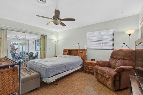 House in Clearwater, Florida 3 bedrooms, 152.17 sq.m. № 2221446 - photo 11