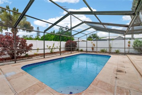House in Clearwater, Florida 3 bedrooms, 152.17 sq.m. № 2221446 - photo 18