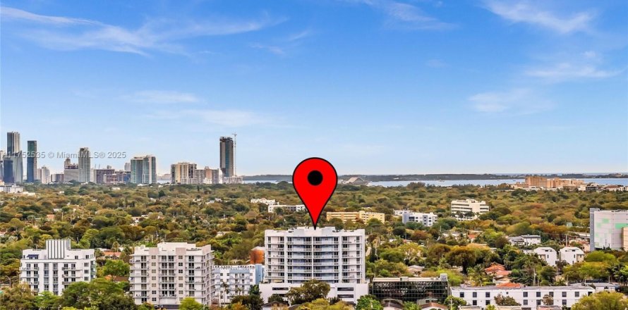 Condo in Miami, Florida, 2 bedrooms  № 1696646