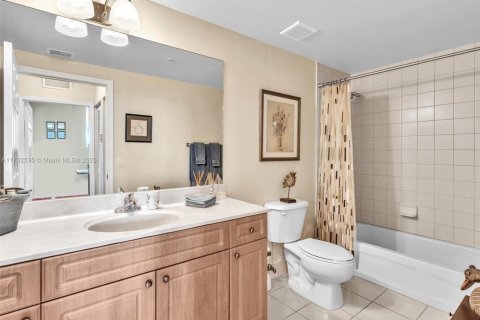 Condo in Miami, Florida, 2 bedrooms  № 1696646 - photo 30