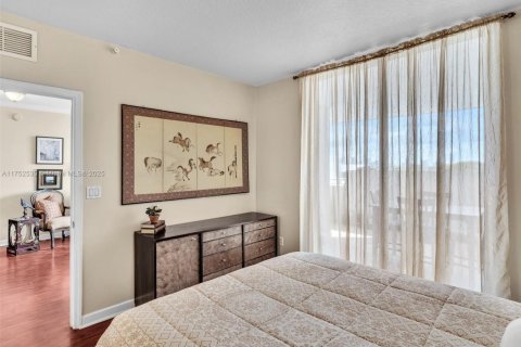 Condo in Miami, Florida, 2 bedrooms  № 1696646 - photo 24