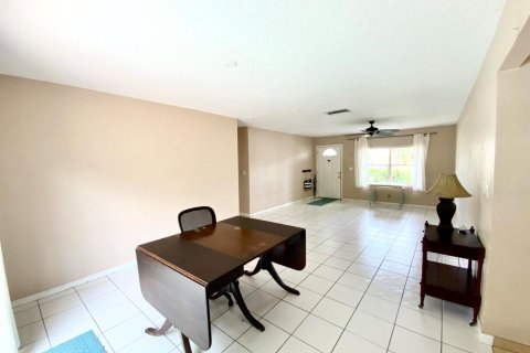 Villa ou maison à vendre à North Lauderdale, Floride: 3 chambres, 103.68 m2 № 2085148 - photo 15