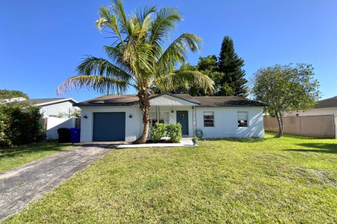 Villa ou maison à vendre à North Lauderdale, Floride: 3 chambres, 103.68 m2 № 2085148 - photo 2