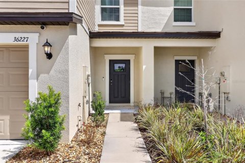 Adosado en venta en Zephyrhills, Florida, 3 dormitorios, 215.44 m2 № 2354781 - foto 3