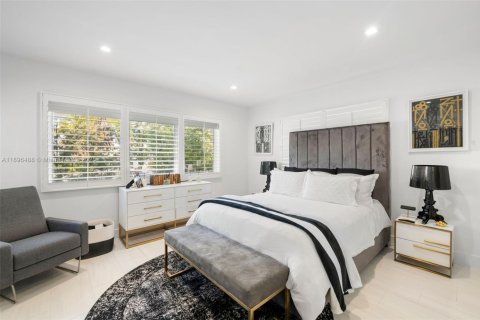 Propiedad comercial en venta en Miami Beach, Florida № 1949157 - foto 10