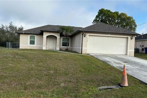 Casa en venta en Lehigh Acres, Florida, 3 dormitorios, 128.02 m2 № 1941930 - foto 1