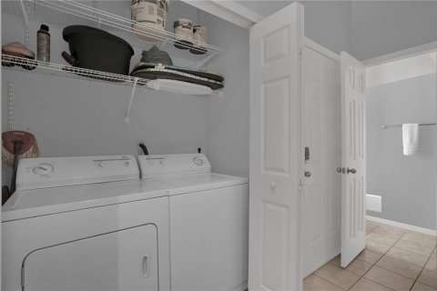 Townhouse in Kissimmee, Florida 4 bedrooms, 152.55 sq.m. № 2388379 - photo 6