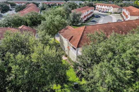 Townhouse in Kissimmee, Florida 4 bedrooms, 152.55 sq.m. № 2388379 - photo 5