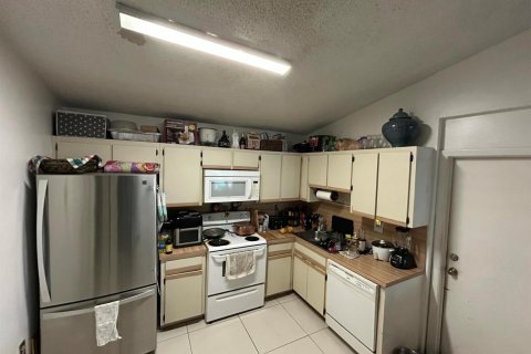 House in Miami, Florida 3 bedrooms, 117.43 sq.m. № 2192719 - photo 7