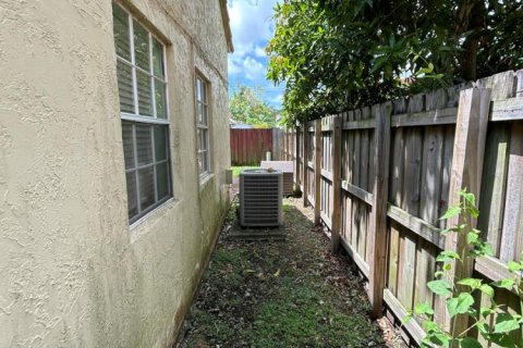 House in Miami, Florida 3 bedrooms, 117.43 sq.m. № 2192719 - photo 28